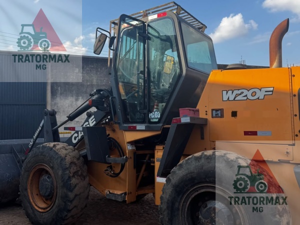 Pá Carregadeira Case W20F ano 2019