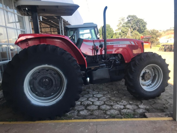 Trator Massey Ferguson MF4292/4 ano 2010 - MF4292/4 - Máquinas Agrícolas
