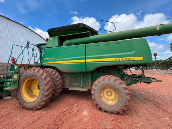 Colheitadeira John Deere 9770 STS ano 2012 - 9770 STS - Máquinas Agrícolas