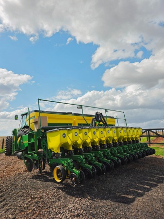 Plantadeira John Deere 1113 - 1113 - Implementos para Plantio