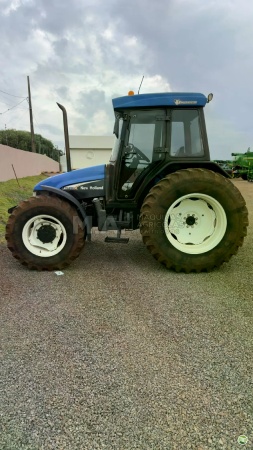 Trator New Holland Trator NH TL 85 ano 2004