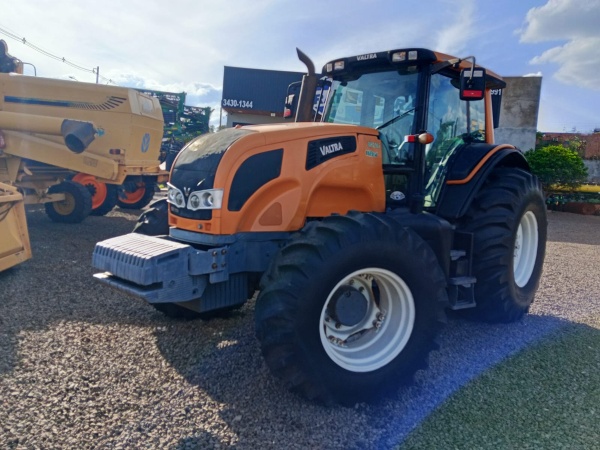 Trator Valtra BT 210 ano 2014