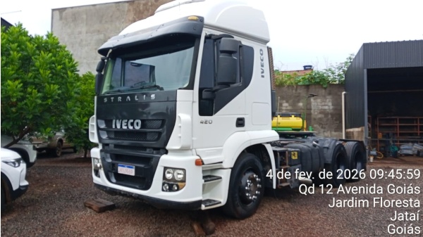 Caminhão Iveco Trakker 420 ano 2008