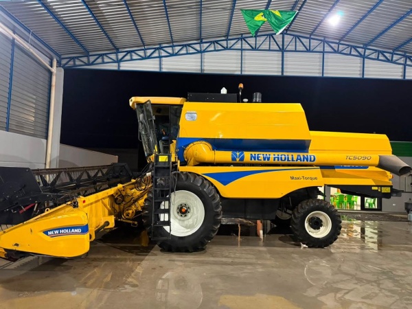 Colheitadeira New Holland TC 5090   ano 2015