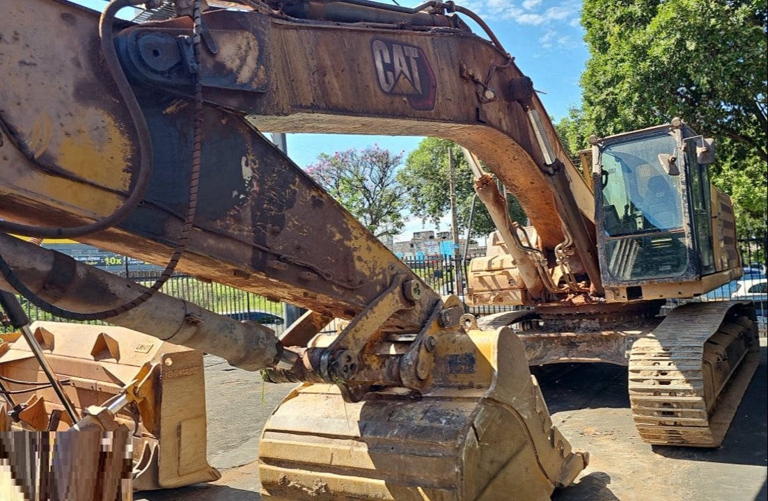 Escavadeira Caterpillar 336 D2L ano 2022