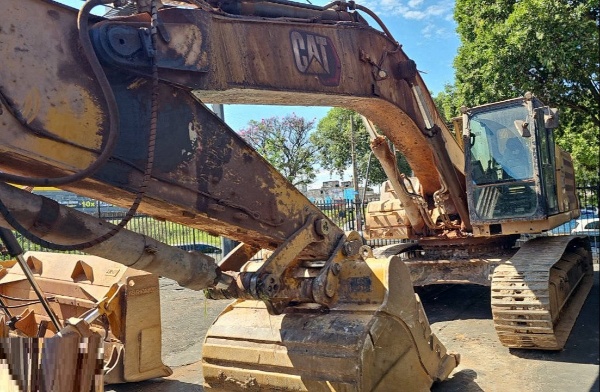 Escavadeira Caterpillar 336 D2L ano 2022 - 336 D2L - Máquinas de Linha Amarela
