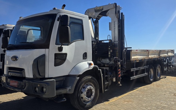 Caminhão Ford CARGO 1723 ano 2014 - CARGO 1723 - Caminhões e Carretas