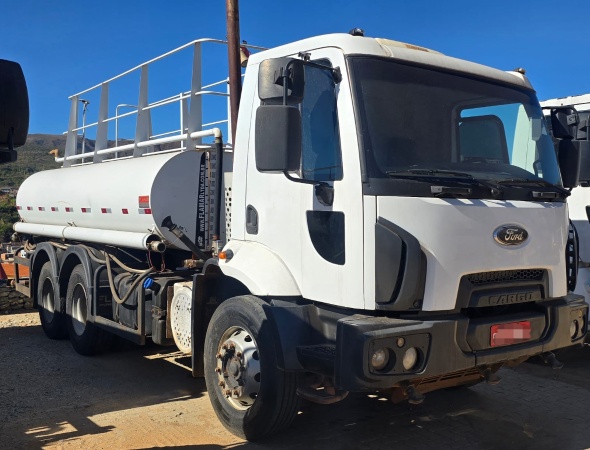 Caminhão Ford CARGO 1723 ano 2014