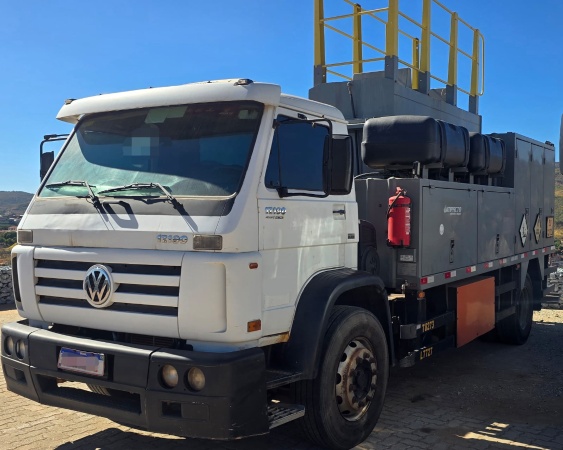 Caminhão Volkswagen 17.190 ano 2013