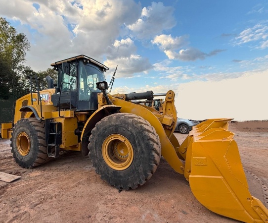 Pá Carregadeira Caterpillar 966 ano 2022 - 966 - Máquinas de Linha Amarela