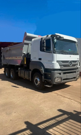 Caminhão Mercedes Benz AXOR 3344 S 6X4 2P DIESEL ano 2019 - AXOR 3344 S 6X4 2P DIESEL - Caminhões e Carretas
