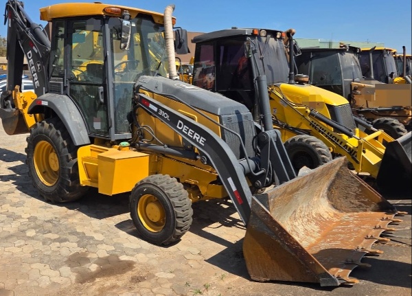 Retroescavadeira John Deere 310L ano 2021