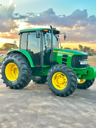 Trator John Deere 6125 J ano 2022 - 6125 J - Máquinas Agrícolas