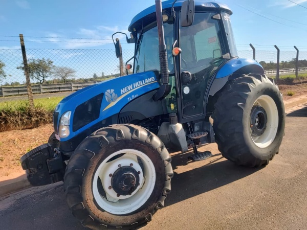 Trator New Holland TL5.80 ano 2020 - TL5.80 - Máquinas Agrícolas