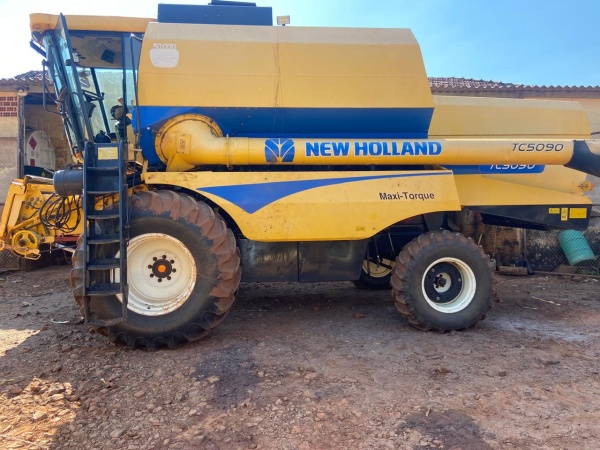 Colheitadeira New Holland TC 5090 ano 2017 - TC 5090 - Máquinas Agrícolas