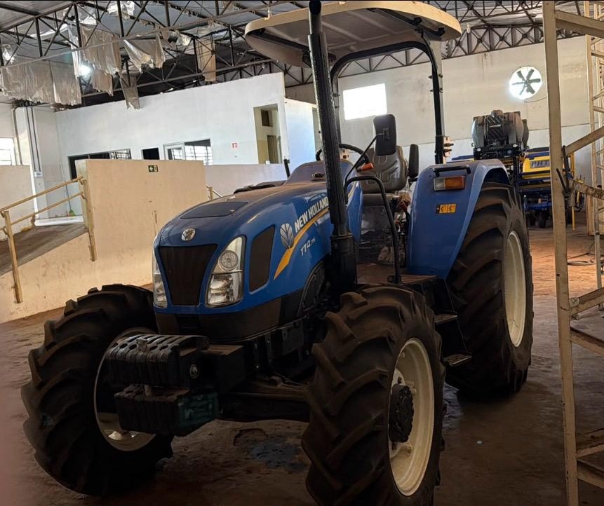 Trator New Holland TT4.75 ano 2022