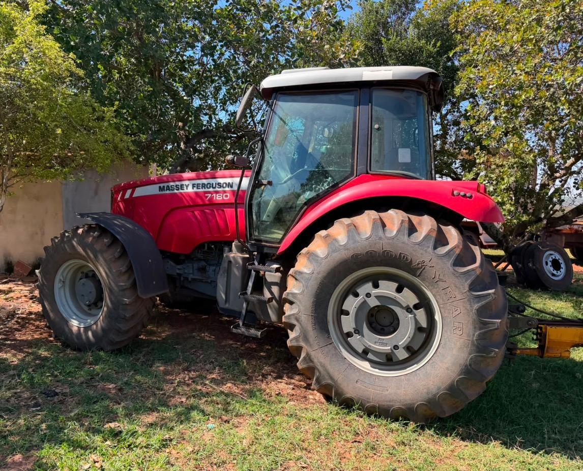 Trator Massey Ferguson MF 7180 ano 2016