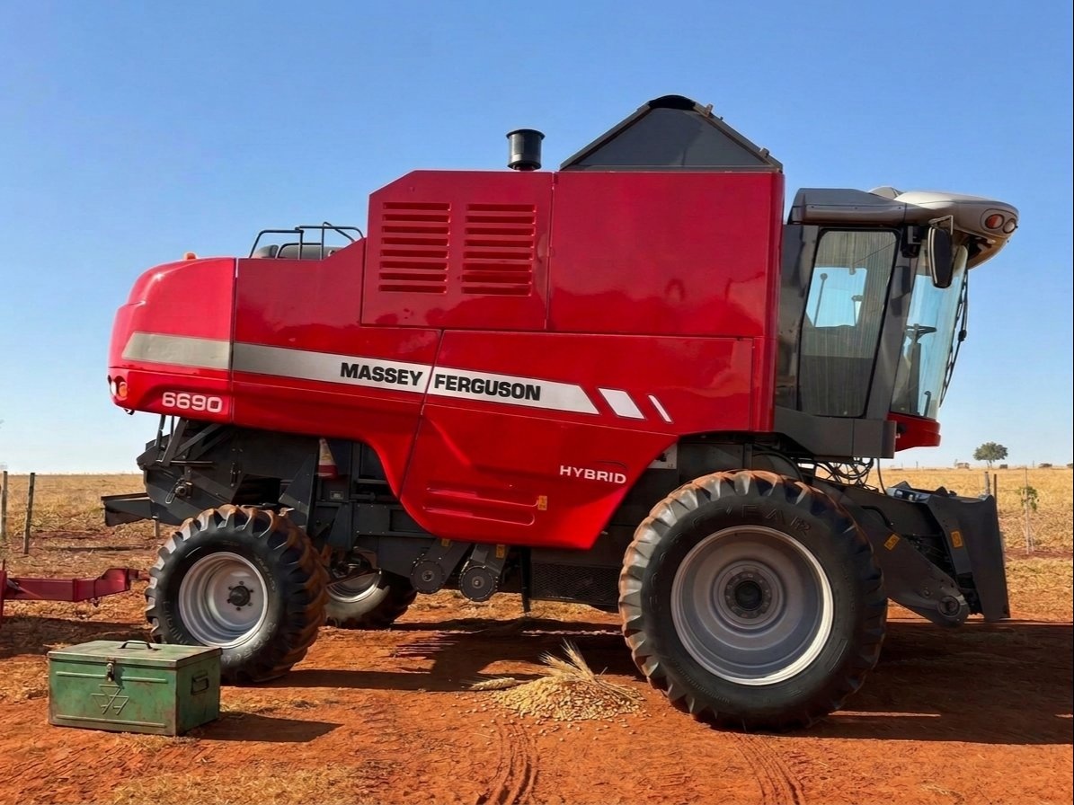 Colheitadeira Massey Ferguson MF6690 ano 2020