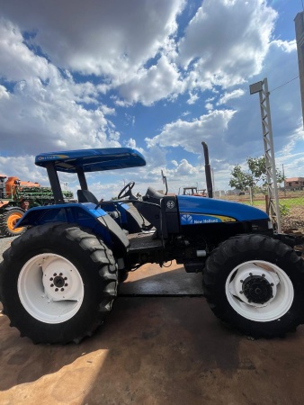 Trator New Holland TL 75E ano 2010 - TL 75E - Máquinas Agrícolas
