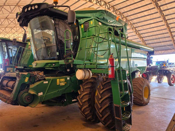 Colheitadeira John Deere S660 ano 2014 - S660 - Máquinas Agrícolas