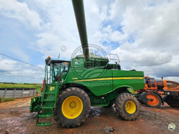Colheitadeira John Deere S550 ano 2021 - S550 - Máquinas Agrícolas