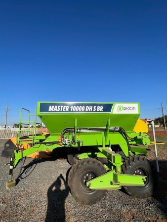 Distribuidor Piccin Master 10000 ano 2024 - Master 10000 - Implementos para Manutenção