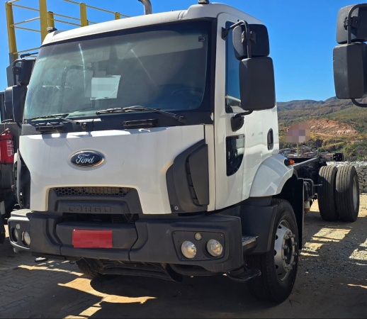 Caminhão Ford CARGO 1723 ano 2014