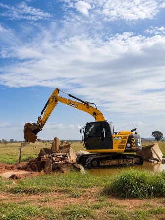 Escavadeira JCB JS130LC ano 2022