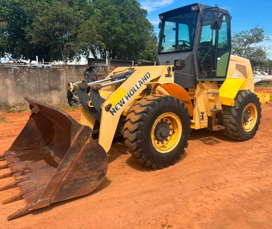 Pá Carregadeira New Holland 12D ano 2014