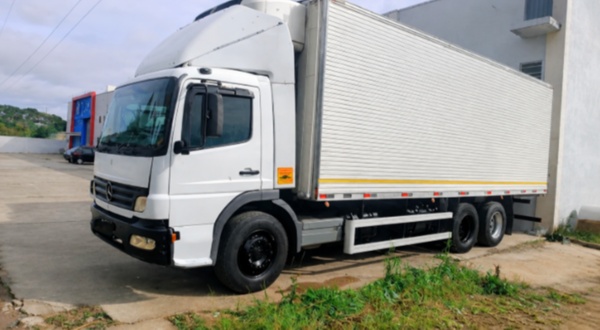 Caminhão Mercedes Benz Atego 2425 ano 2008 - Atego 2425 - Caminhões e Carretas
