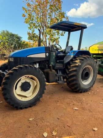 Trator New Holland TS 6040 ano 2005