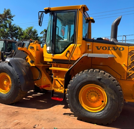 Pá Carregadeira Volvo L90F ano 2022 - L90F - Máquinas de Linha Amarela