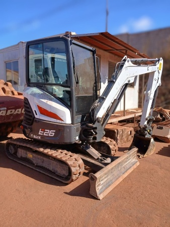 Mini Escavadeira Bobcat E26 ano 2024