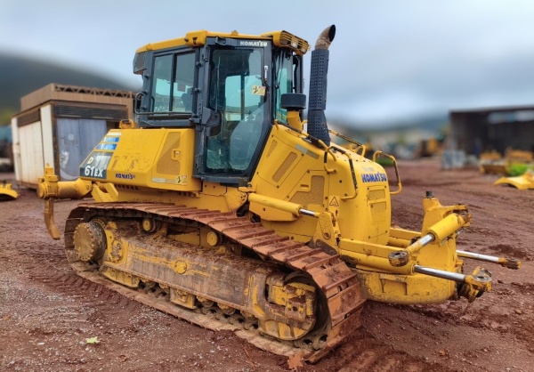 Trator de Esteira Komatsu D61 ano 2021 - D61 - Máquinas de Linha Amarela