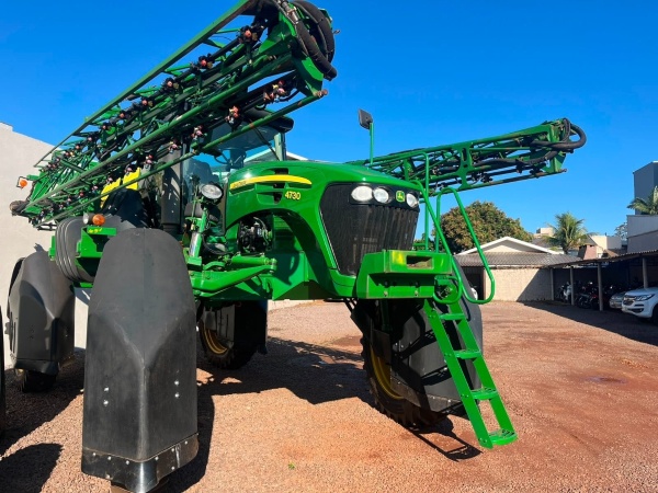 Pulverizador Autopropelido John Deere 4730 ano 2014 - 4730 - Máquinas Agrícolas