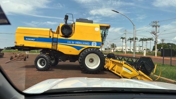 Colheitadeira New Holland TC 5090   ano 2016