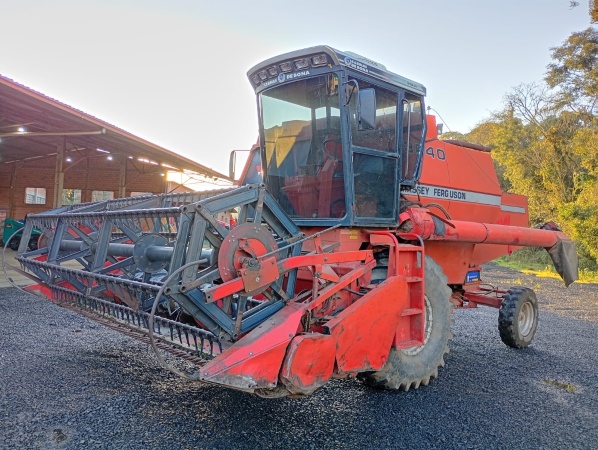 Colheitadeira Massey Ferguson MF 3640 ano 1998 - MF 3640 - Máquinas Agrícolas