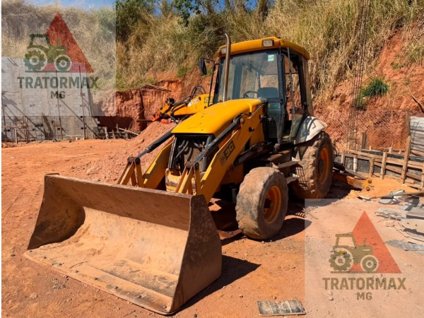 Retroescavadeira JCB 3C ano 2010 - 3C - Máquinas de Linha Amarela