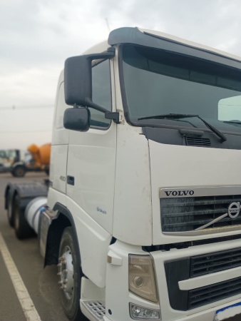 Caminhão Volvo FH460 ano 2013