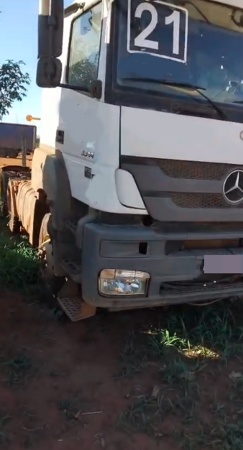 Caminhão Mercedes Benz Axor 3344 ano 2021 - Axor 3344 - Caminhões e Carretas