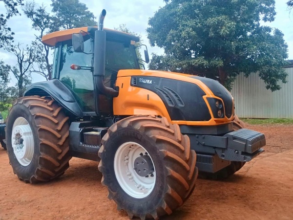 Trator Valtra BT 210 ano 2016 - BT 210 - Máquinas Agrícolas