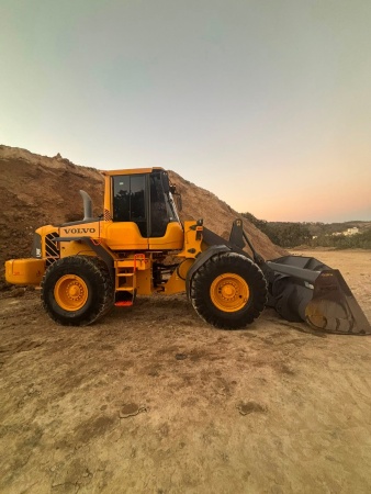 Pá Carregadeira Volvo L90F ano 2021 - L90F - Máquinas de Linha Amarela