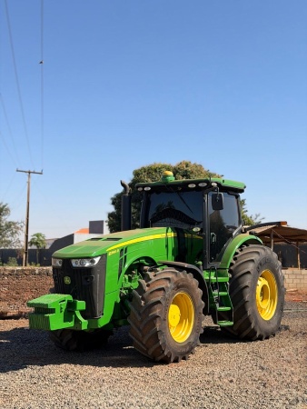 Trator John Deere 8260 R ano 2014 - 8260 R - Máquinas Agrícolas