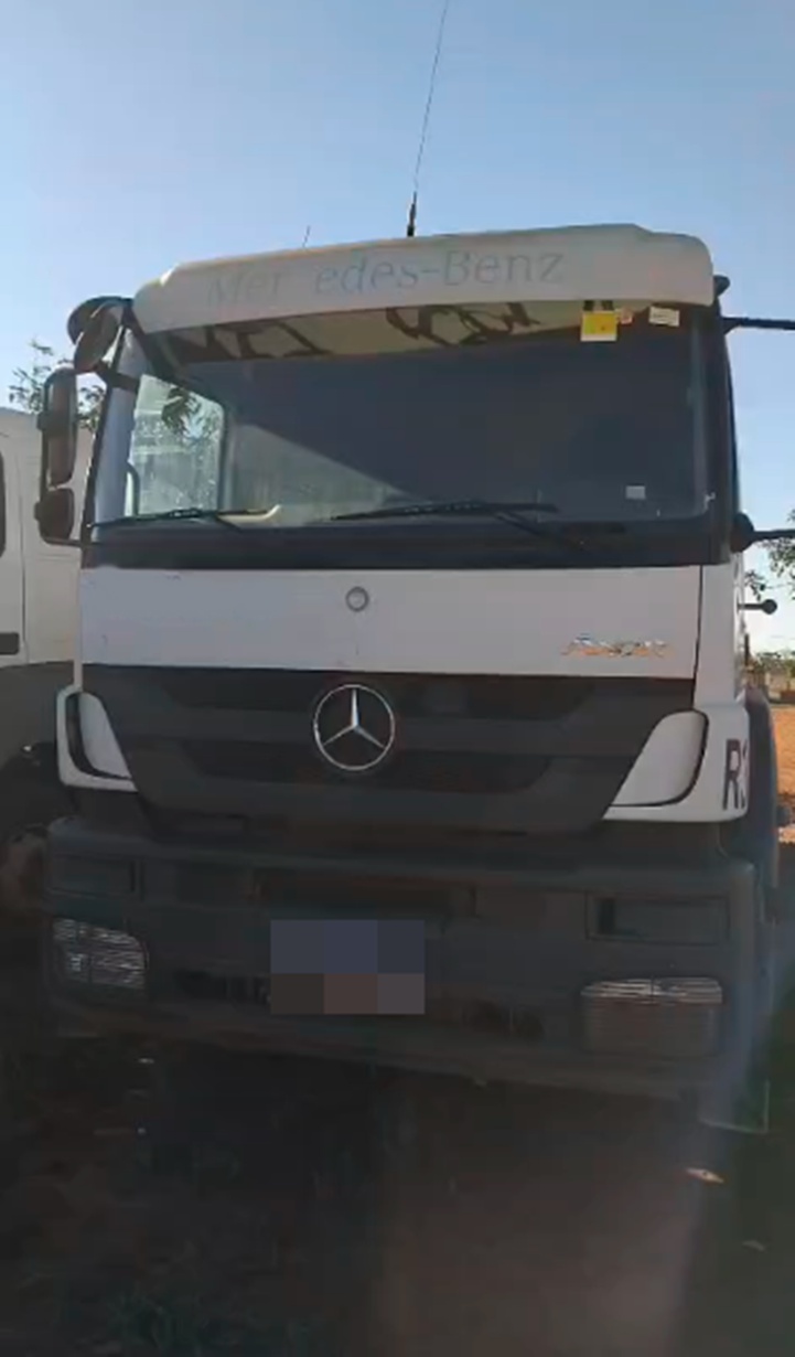 Caminhão Mercedes Benz Axor 3344 ano 2021