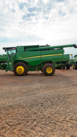 Colheitadeira John Deere S550 - S550 - Máquinas Agrícolas