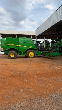 Colheitadeira John Deere S550 ano 2023 - S550 - Máquinas Agrícolas