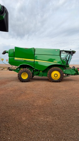 Colheitadeira John Deere S550 ano 2019 - S550 - Máquinas Agrícolas