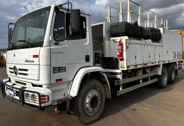 Caminhão Mercedes Benz Atron 2729 ano 2014 - Atron 2729 - Caminhões e Carretas