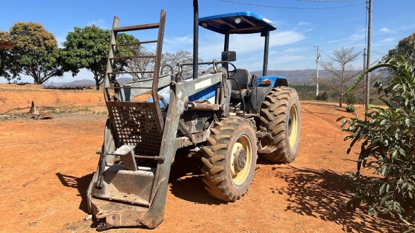 Trator New Holland TL85E ano 2012