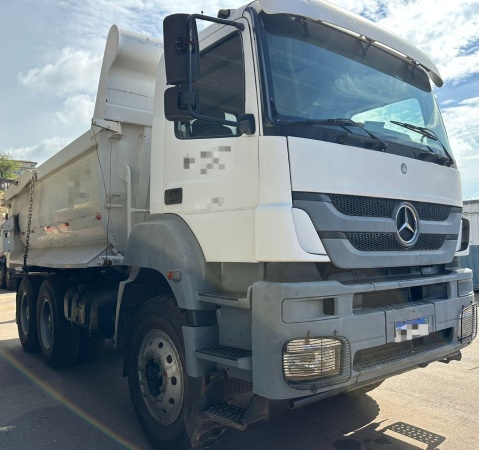 Caminhão Mercedes Benz AXOR 4144 ano 2012